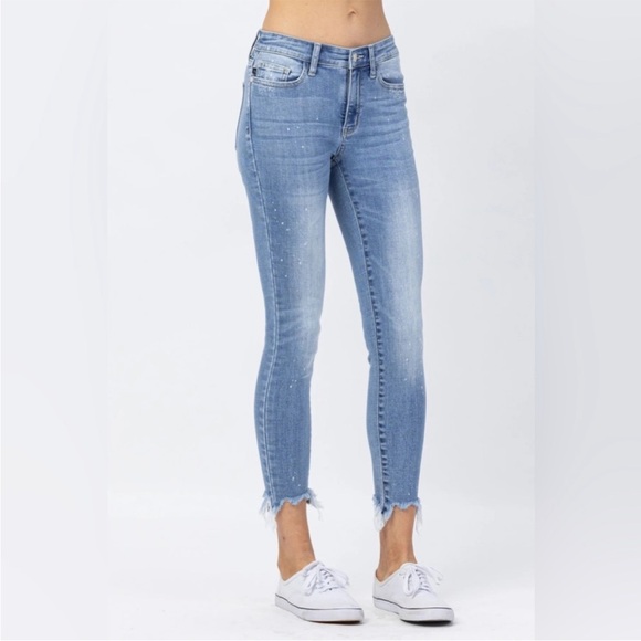 NWT Judy Blue Bleach Splash Mid Rise Shark Bite Skinny Jeans - Picture 4 of 14